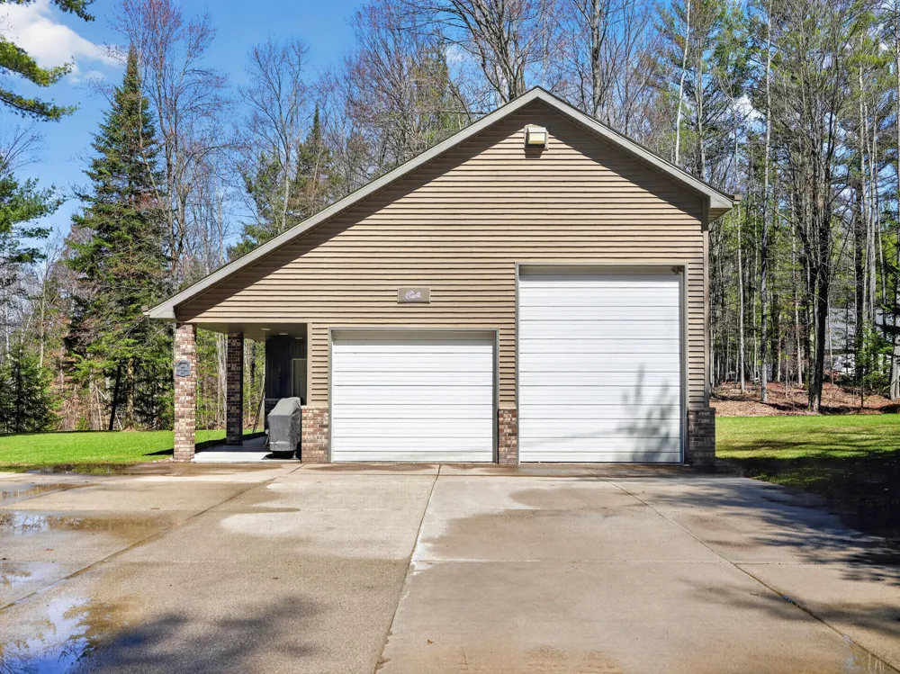 1697 Wildwood Road Sterling, MI 48659