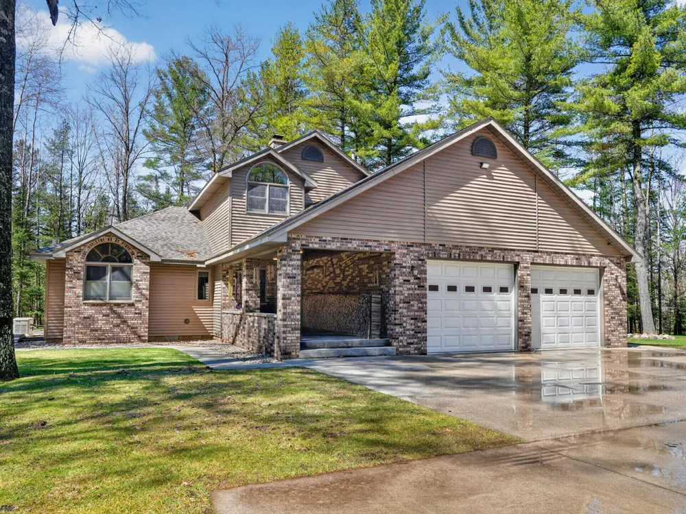 1697 Wildwood Road Sterling, MI 48659