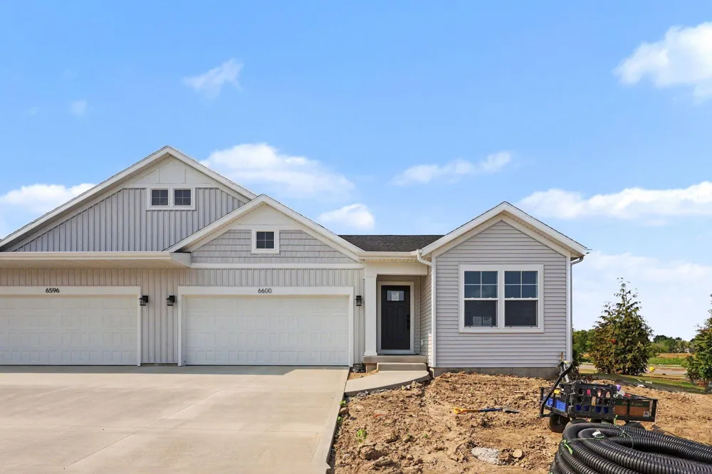 6600 Bellflower Drive SW #9 Zeeland, MI 49464