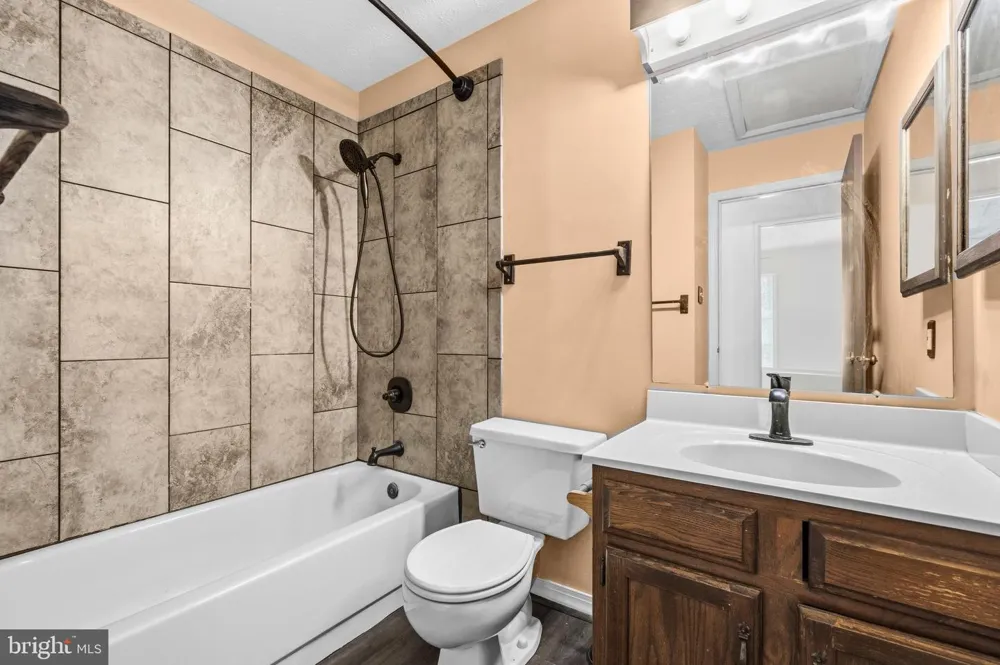 7 BRIARLEAF COURT Baltimore, MD 21228
