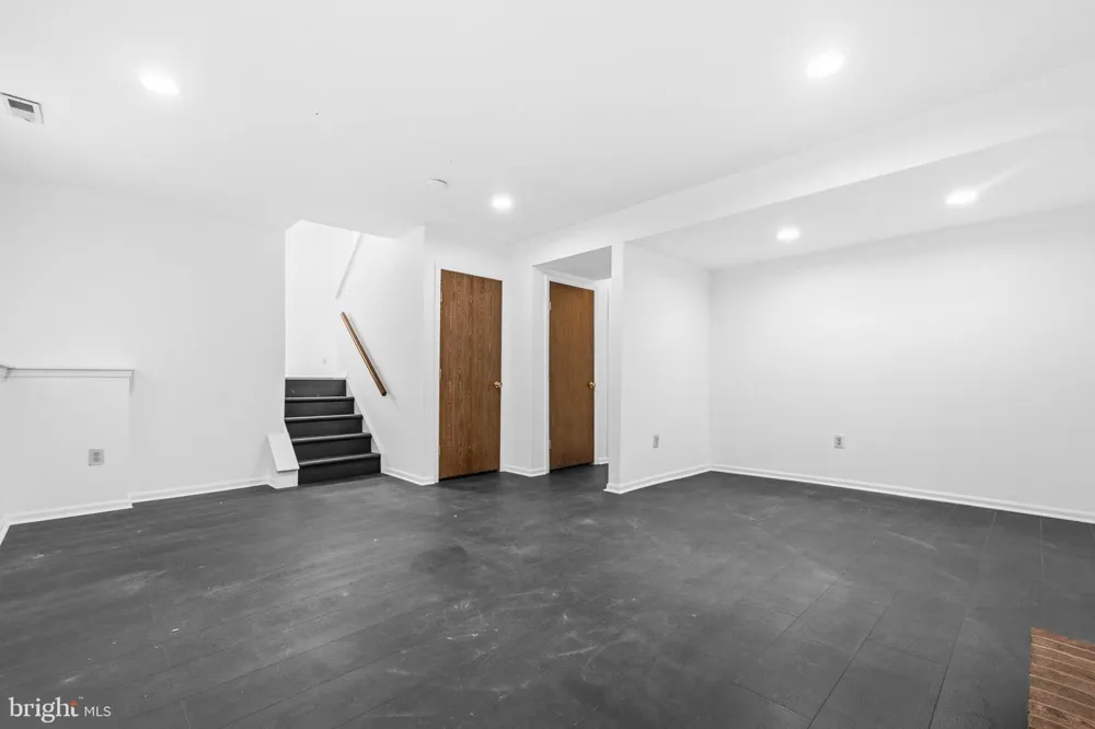7 BRIARLEAF COURT Baltimore, MD 21228