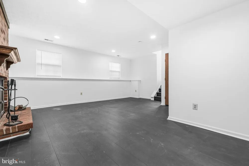 7 BRIARLEAF COURT Baltimore, MD 21228