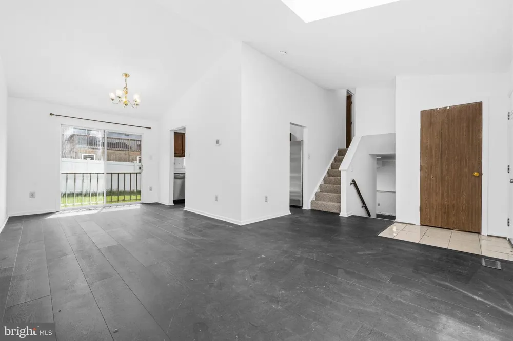7 BRIARLEAF COURT Baltimore, MD 21228
