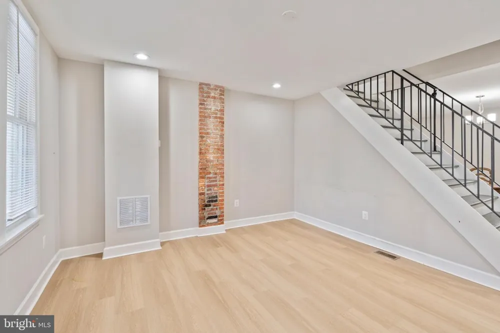 3819 ROLAND AVENUE Baltimore, MD 21211