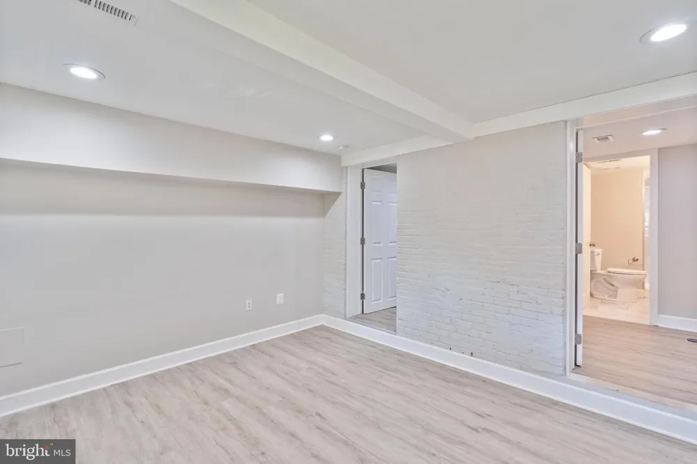 3819 ROLAND AVENUE Baltimore, MD 21211