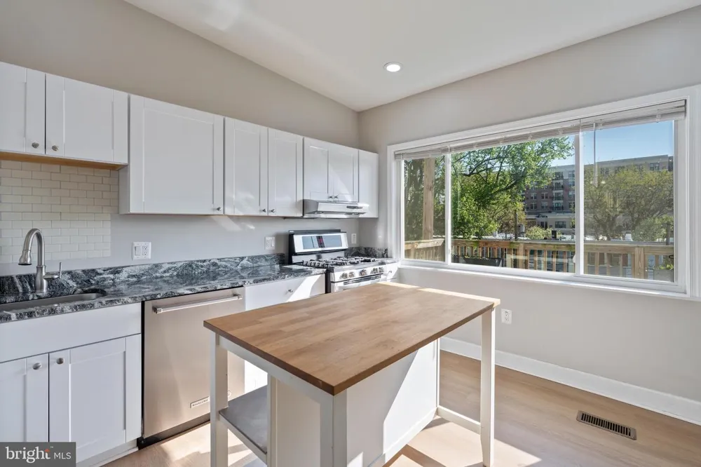3819 ROLAND AVENUE Baltimore, MD 21211