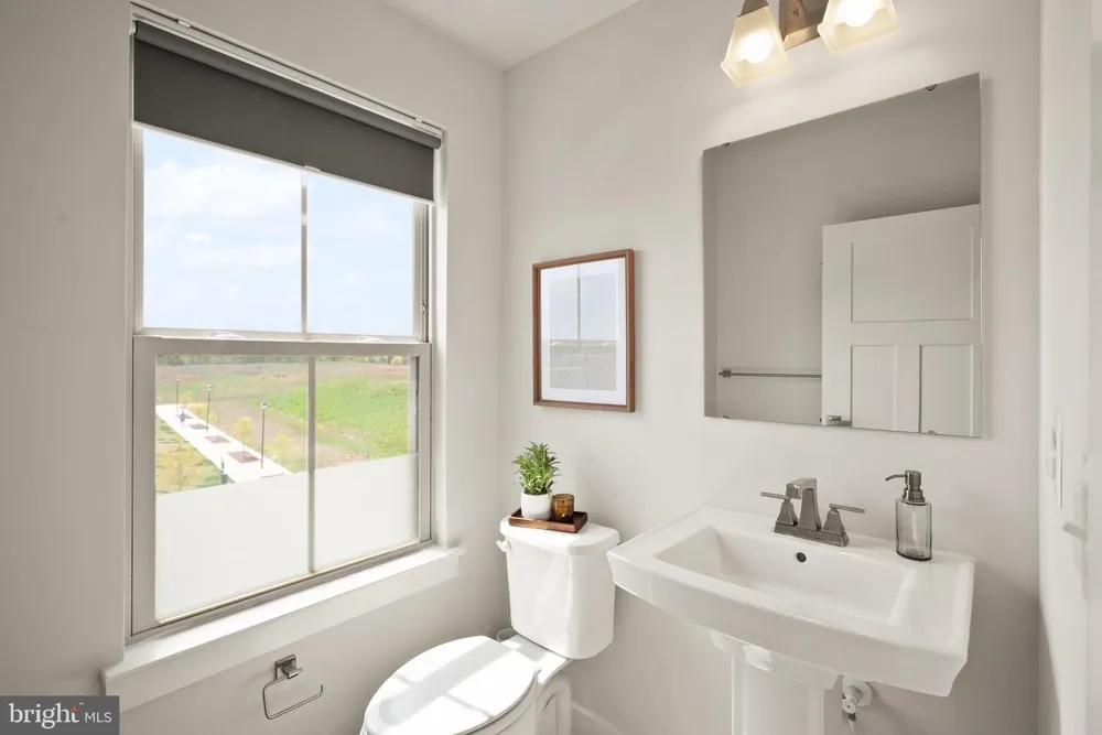 24252 THURSO SQUARE Sterling, VA 20166