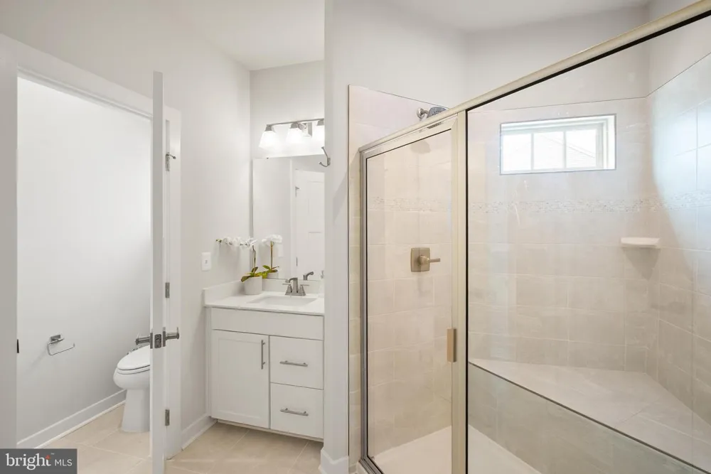 24252 THURSO SQUARE Sterling, VA 20166
