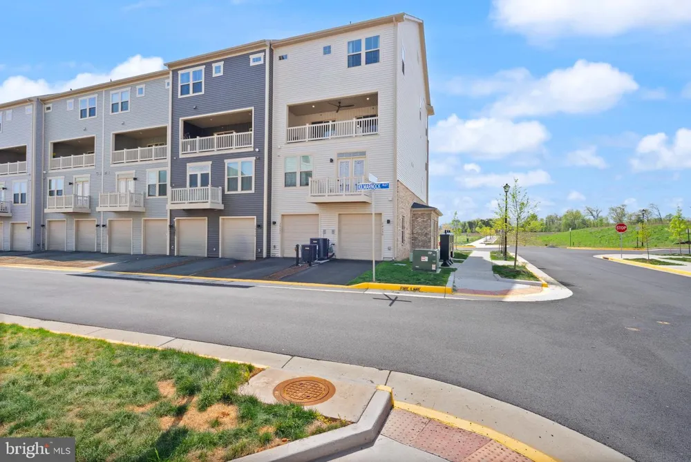 24252 THURSO SQUARE Sterling, VA 20166
