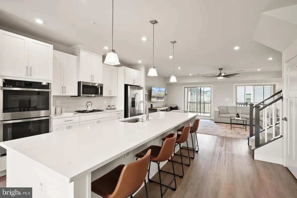 24252 THURSO SQUARE Sterling, VA 20166
