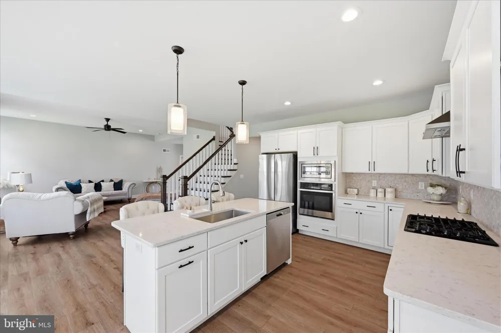 203 WRIGHT DRIVE Mechanicsburg, PA 17055