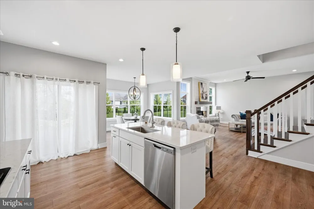 203 WRIGHT DRIVE Mechanicsburg, PA 17055