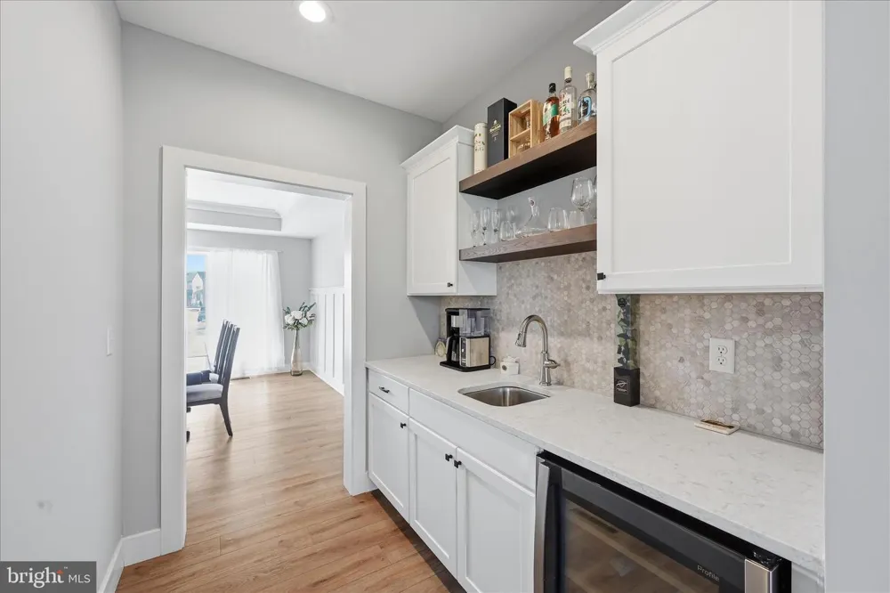 203 WRIGHT DRIVE Mechanicsburg, PA 17055
