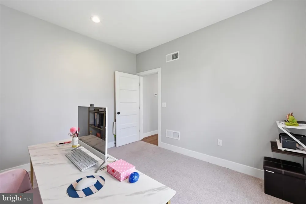 203 WRIGHT DRIVE Mechanicsburg, PA 17055