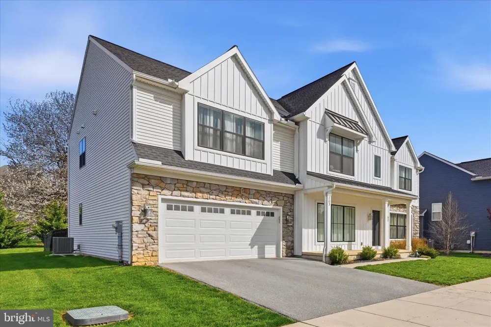 203 WRIGHT DRIVE Mechanicsburg, PA 17055