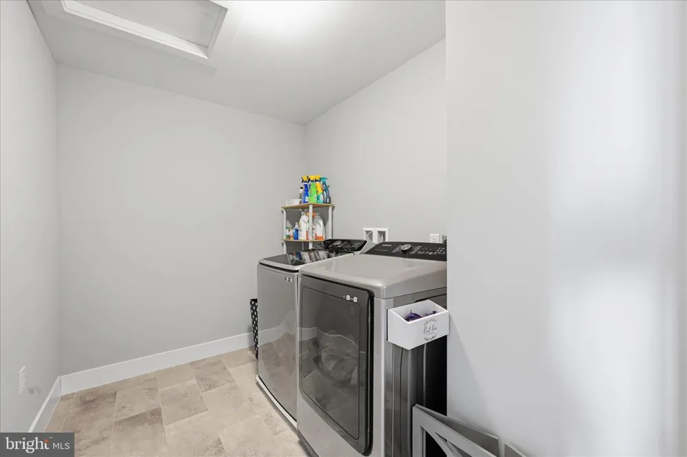 203 WRIGHT DRIVE Mechanicsburg, PA 17055