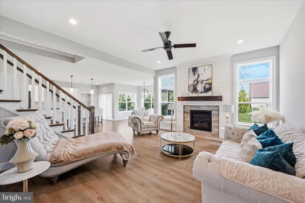 203 WRIGHT DRIVE Mechanicsburg, PA 17055
