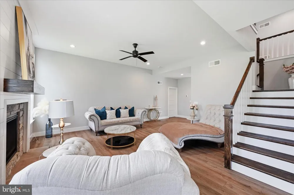 203 WRIGHT DRIVE Mechanicsburg, PA 17055