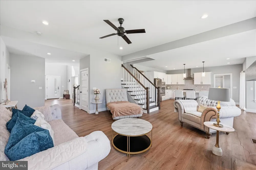 203 WRIGHT DRIVE Mechanicsburg, PA 17055