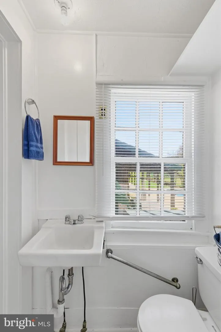 240 STONELEIGH ROAD Palmyra, VA 22963