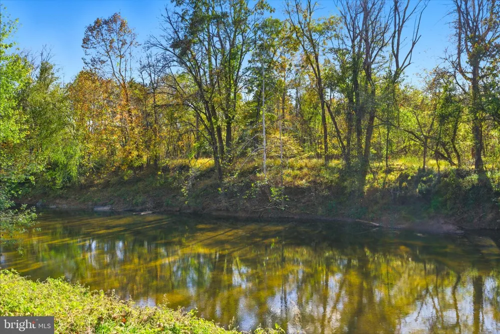 240 STONELEIGH ROAD Palmyra, VA 22963
