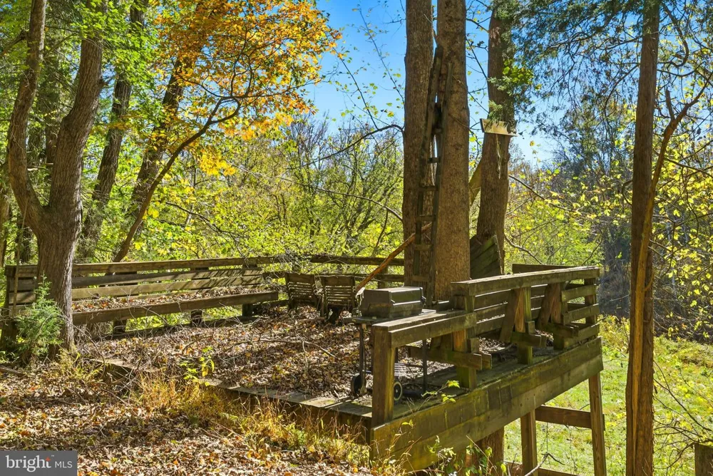 240 STONELEIGH ROAD Palmyra, VA 22963