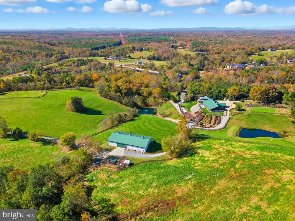 240 STONELEIGH ROAD Palmyra, VA 22963