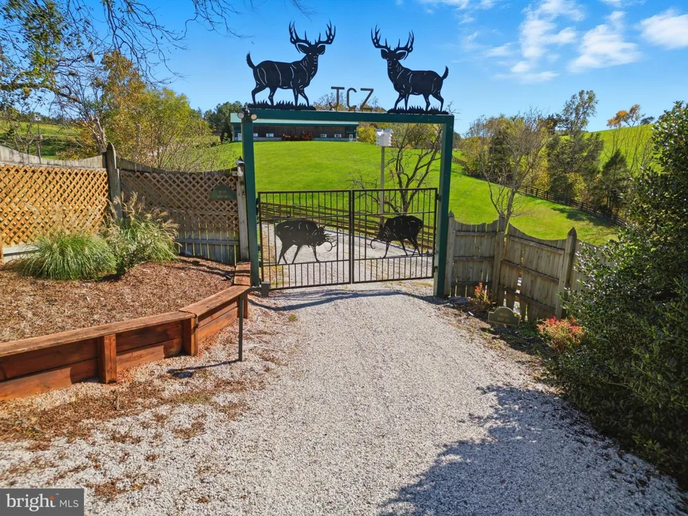 240 STONELEIGH ROAD Palmyra, VA 22963