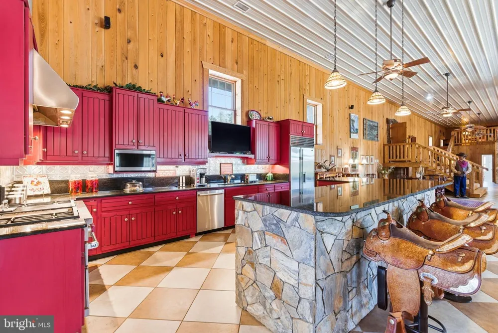 240 STONELEIGH ROAD Palmyra, VA 22963