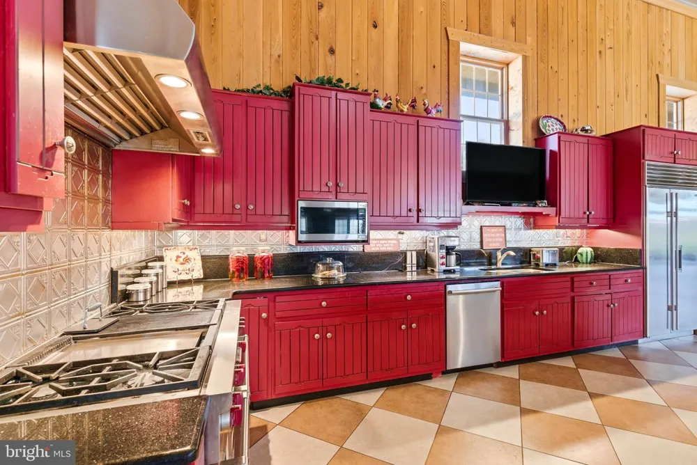 240 STONELEIGH ROAD Palmyra, VA 22963