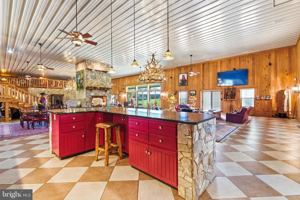 240 STONELEIGH ROAD Palmyra, VA 22963