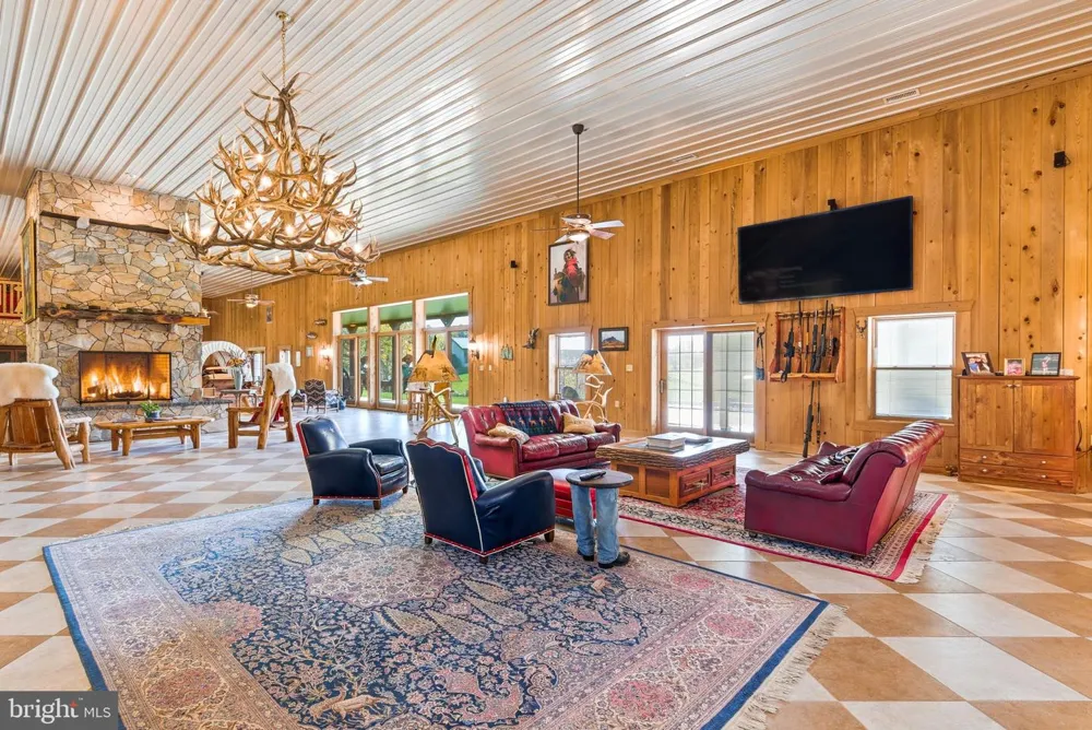 240 STONELEIGH ROAD Palmyra, VA 22963