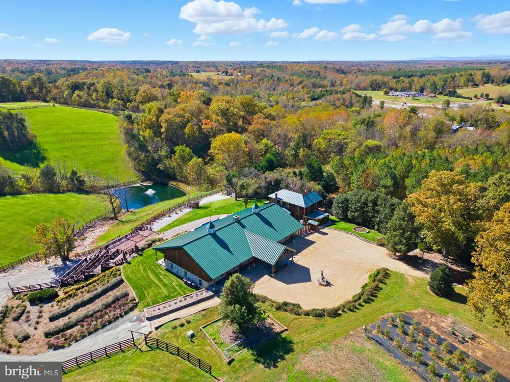 240 STONELEIGH ROAD Palmyra, VA 22963