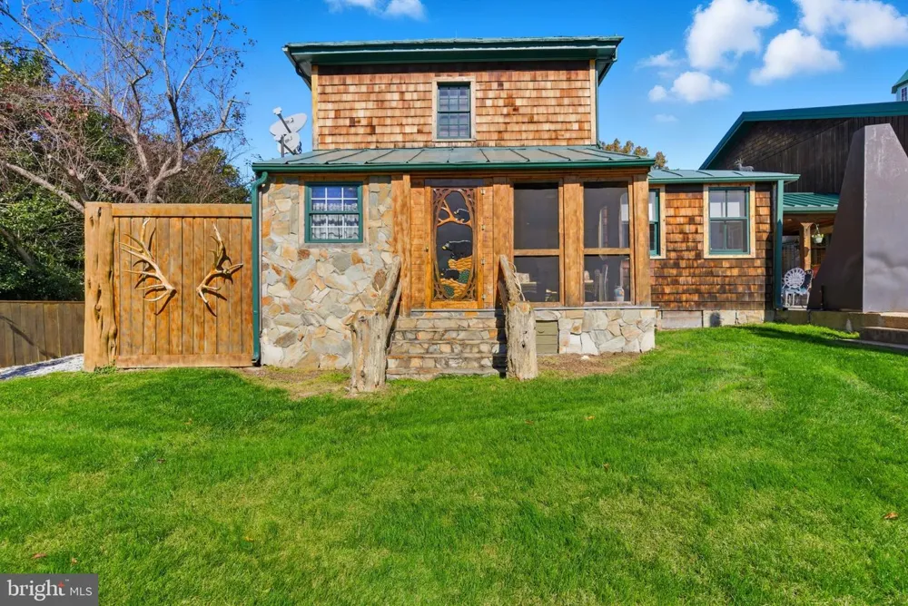 240 STONELEIGH ROAD Palmyra, VA 22963