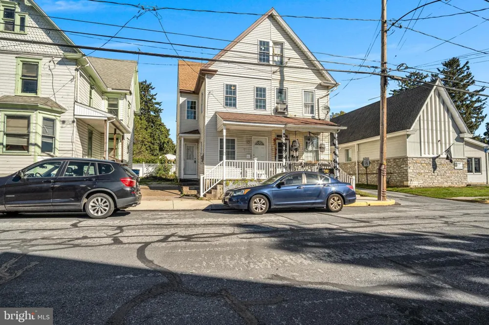 125 E EMAUS STREET Middletown, PA 17057