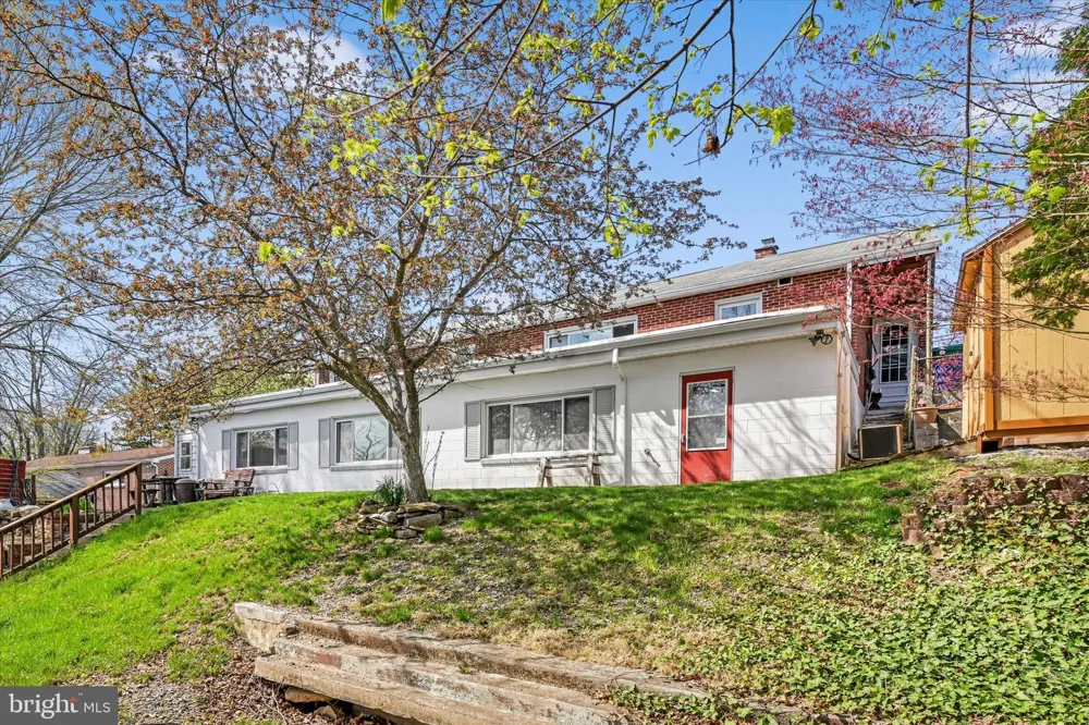 5109 RIDGEVIEW DRIVE Harrisburg, PA 17112