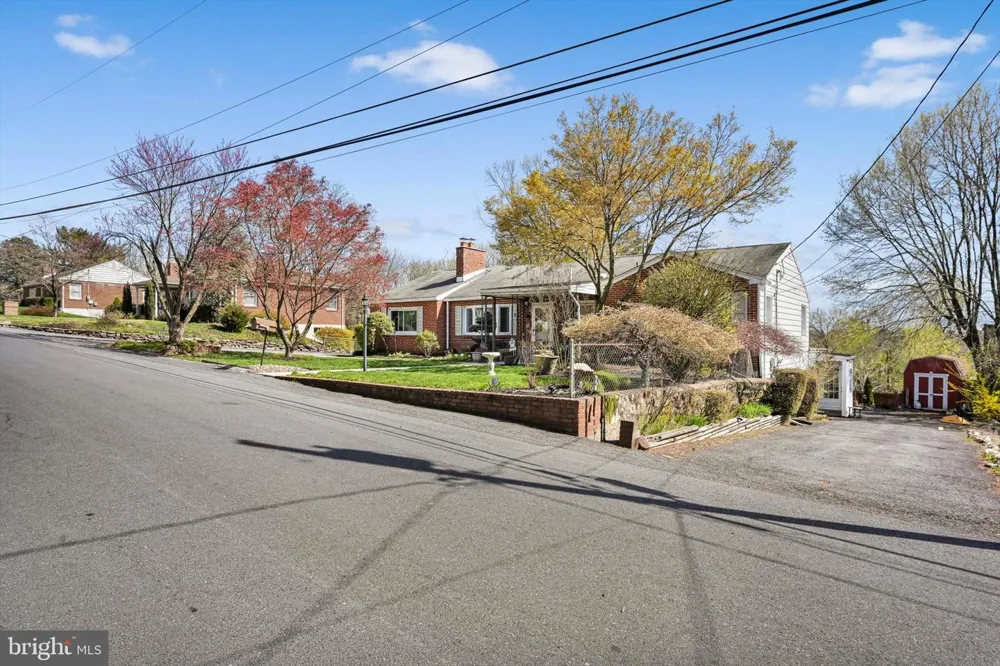 5109 RIDGEVIEW DRIVE Harrisburg, PA 17112