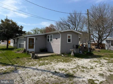 126 NEWPORT AVENUE