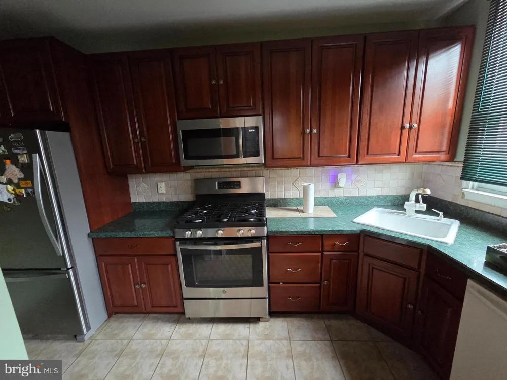 1633 CONLYN STREET Philadelphia, PA 19141