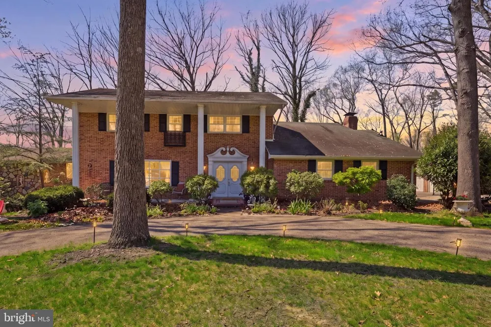 4041 ROBINHOOD York, PA 17408