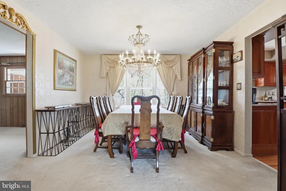 4041 ROBINHOOD York, PA 17408