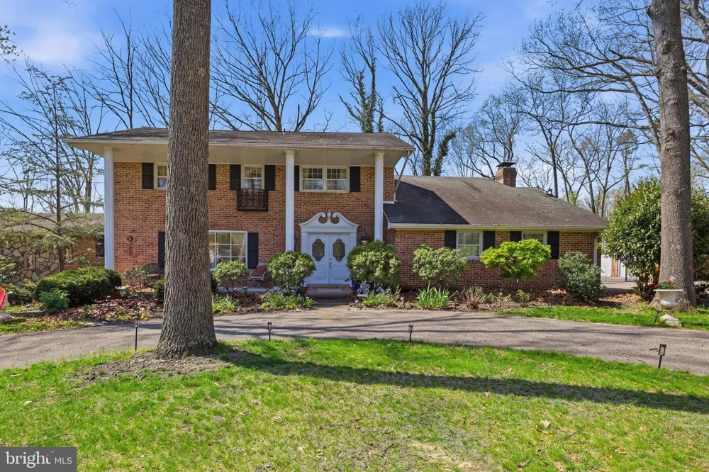 4041 ROBINHOOD York, PA 17408