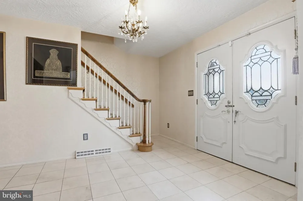 4041 ROBINHOOD York, PA 17408