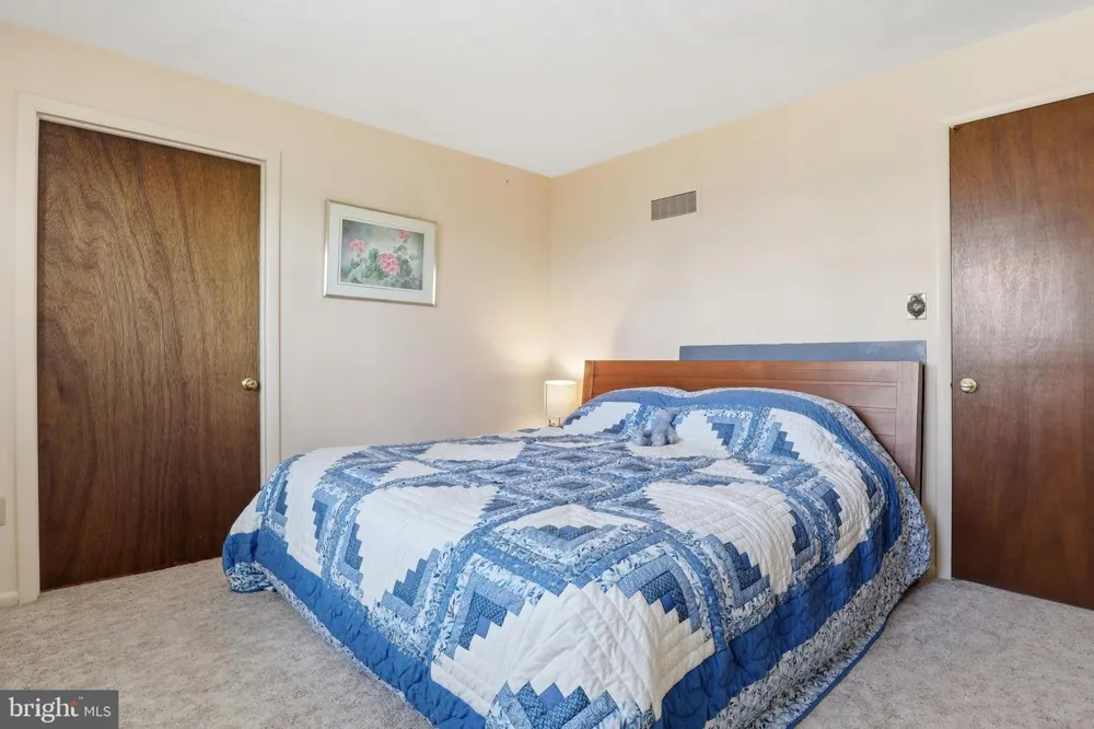 4041 ROBINHOOD York, PA 17408