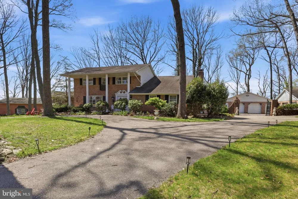 4041 ROBINHOOD York, PA 17408