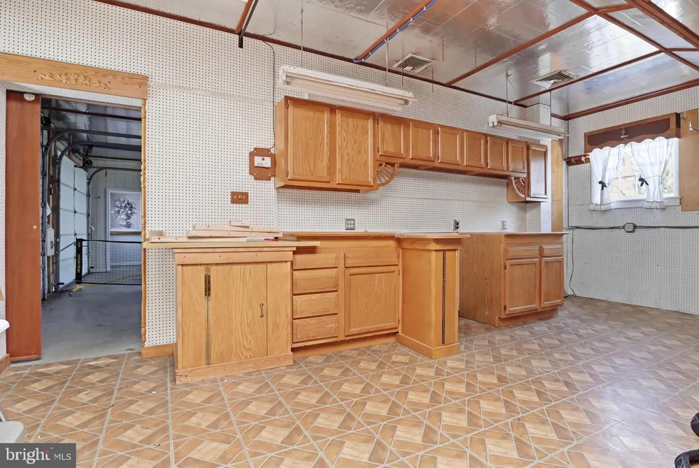 4041 ROBINHOOD York, PA 17408