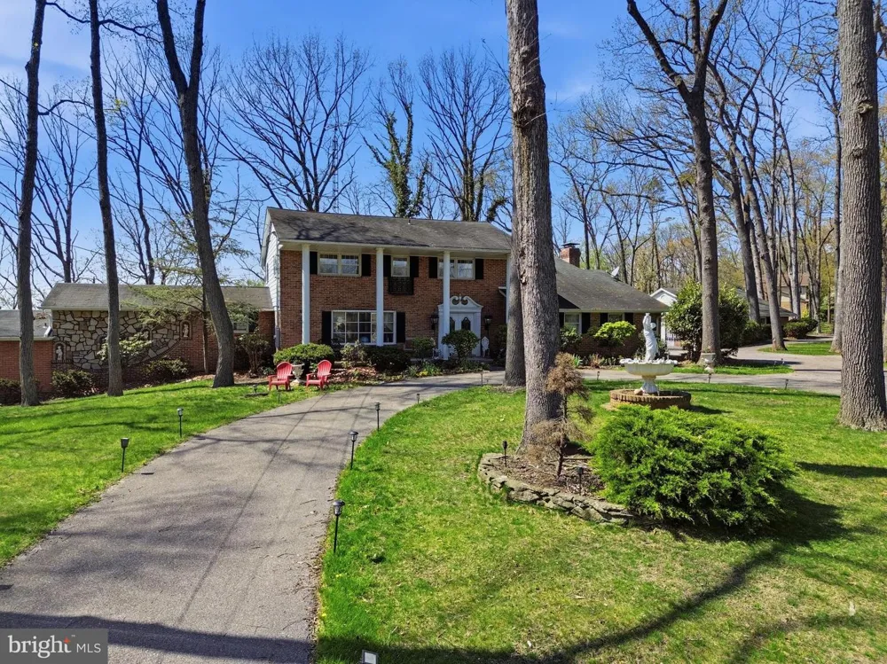 4041 ROBINHOOD York, PA 17408