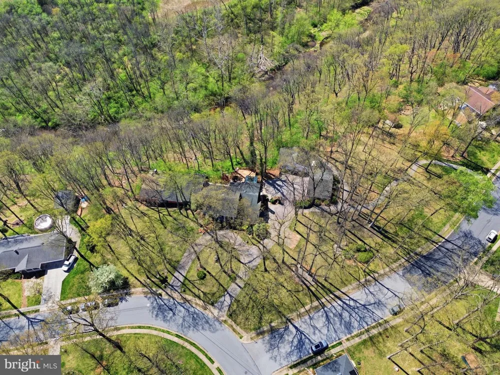 4041 ROBINHOOD York, PA 17408