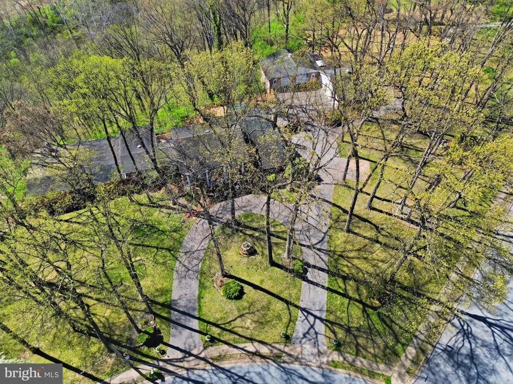4041 ROBINHOOD York, PA 17408