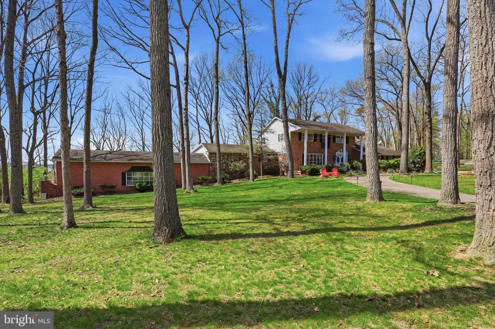 4041 ROBINHOOD York, PA 17408